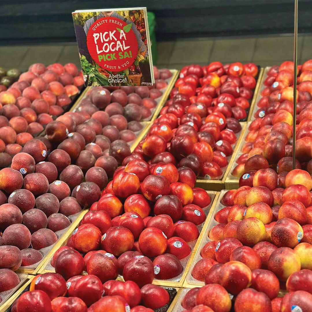 Metro Fresh Findon fresh nectarines display